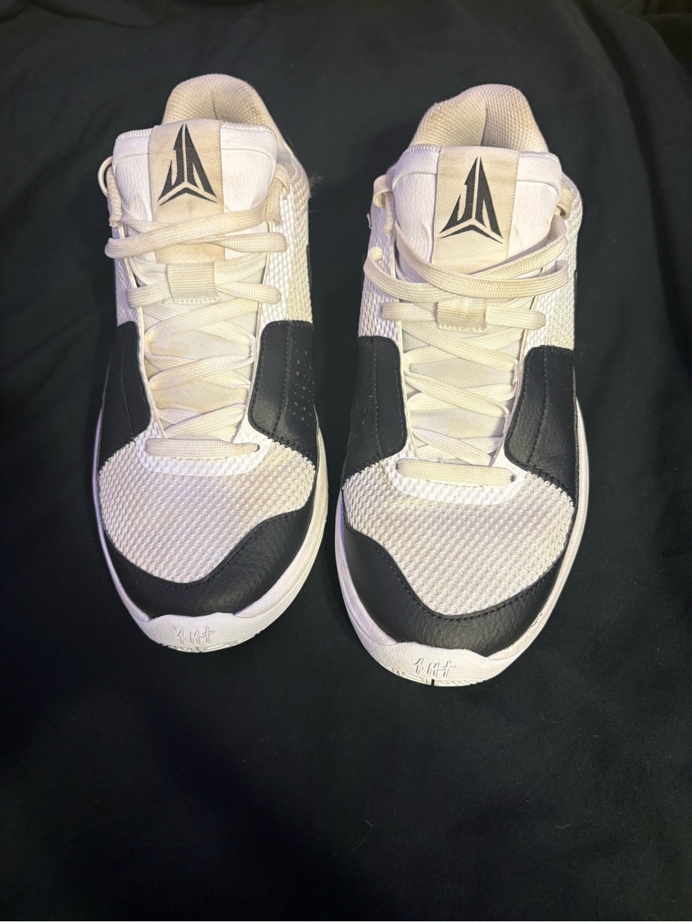 Nike Men's White and Black Athletic Shoes